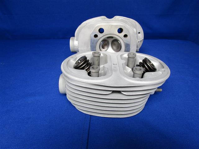 Zylinderkopf R51/3,67,67/2,67/3,50,50/2,60,60/2 links überholt komplett mit Ventilen einbaufertig (Musterbild)