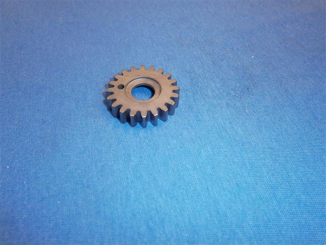  Zahnrad an &Ouml;lpumpenrad f&uuml;r Drehzahlmesserantrieb R50/2,60/2,50S,69S 
   