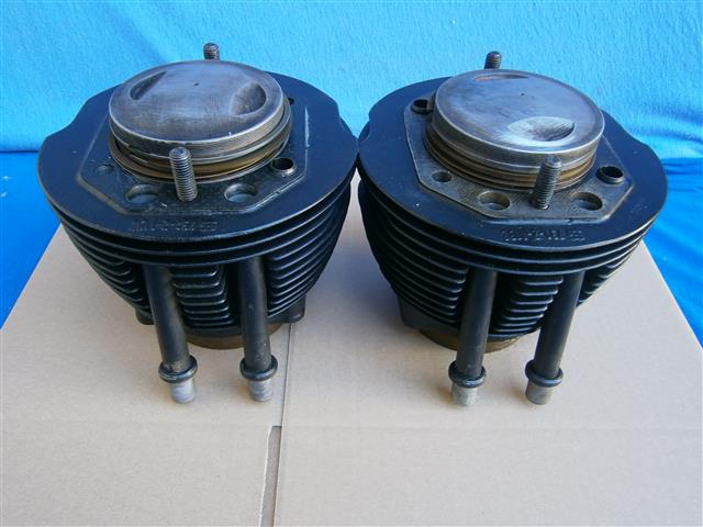 Zylinder Paar 90/6, 90S (passend für Motorgehäuse bis - 08.75 dünnes Schutzrohr ) aufgebohrt auf 1000cc mit 93.97 Kolben gebraucht, neuer Kolbernringsatz 11251262505 lieferbar 
(Kolbenring Satz 94.00 1000er Gußzylinder R100/7,100RS,RT,S)