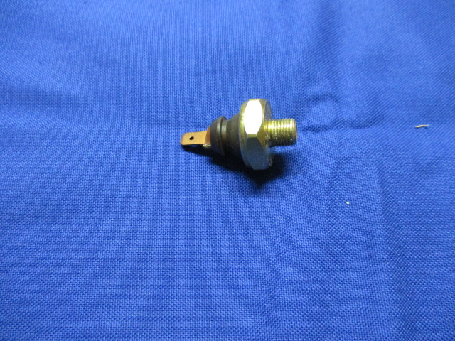 Druckschalter an Drosselklappenstutzen K100,RS,RT bis  09/85 (NOS)