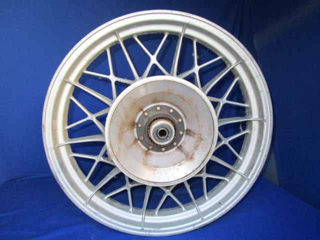 Gußrad Scheibenbremse 100S,RS,RT,CS hinten ab 09/80 - 09/85 (geripptes Achsantriebsgehäuse) gebraucht guter Mitnehmer