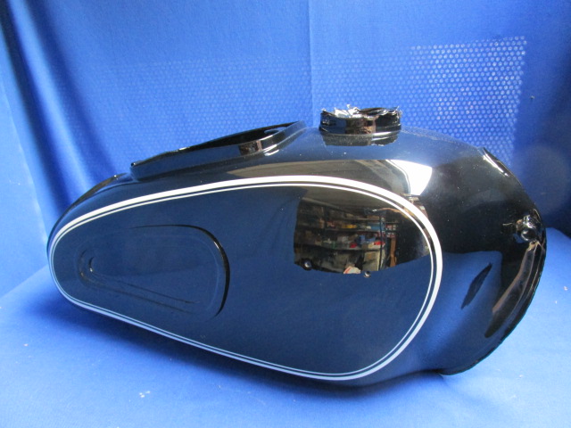 Tank R26/27 neu lackiert, handliniert, top Zustand n.l.