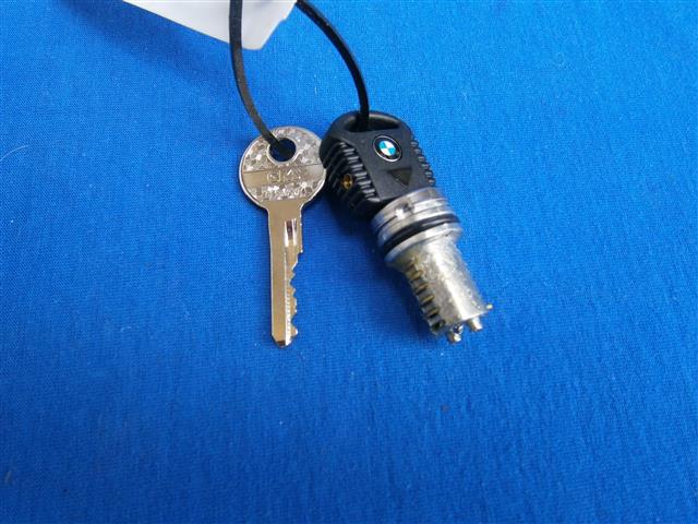 Schließzylinder Tankdeckel K75,K100,K1,K1004V,K100RS,K100LT Modelle, Top case K75RT und  K100LT ab 04/89, Top Case K1100LT, 850GS, R1100GS, 1150GS, und Helmschloß R80R,100R,Myst. nicht mehr lieferbar