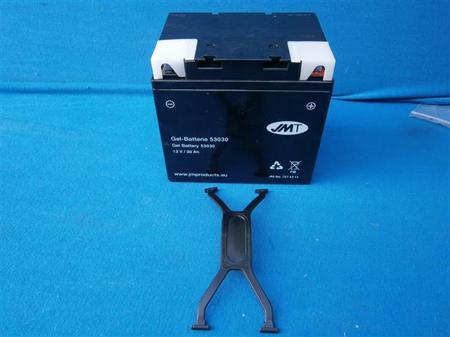 Batterie alle Boxer ab 1974-1995  (außer R45,65,G/S,ST,LS) und K75,K100 Modelle 12V 30AH Gel wartungsfrei mit Halter zum Einbau
zzgl. Euro 7,50 Batteriepfand