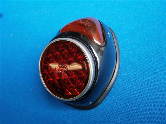 Rücklicht Eber R25/3,R51/3,67/2,67/3,68 mit orangefarbenem Bremslicht V