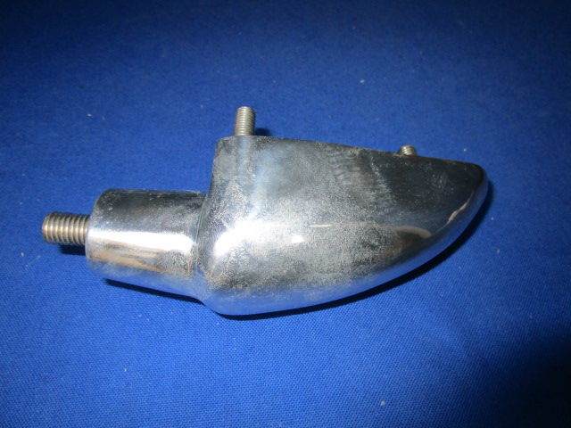 Steib Kotflügelhalter vorn unten