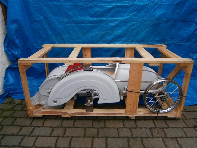 Steib S 500 komplett mit Anschlüssen ohne Scheibe und ohne Staubdecke grundiert
Transportkosten werden extra berechnet, bitte vorher erfragen.