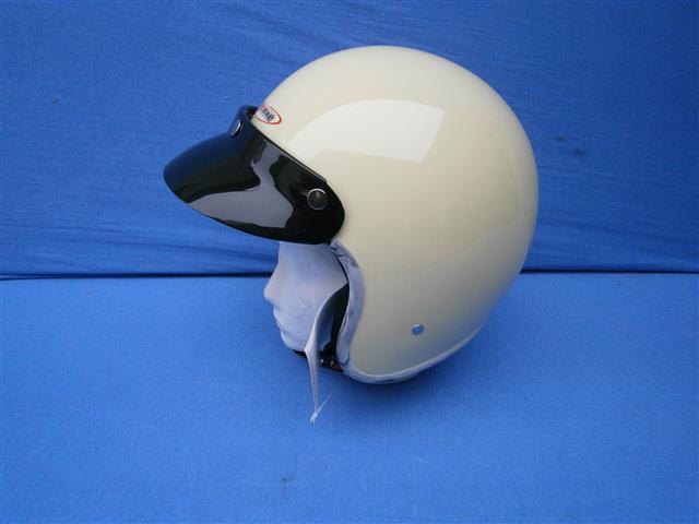 Helm Jethelm elfenbein mit ECE Größe S
- mit 3 Knopf Visier
- ECE